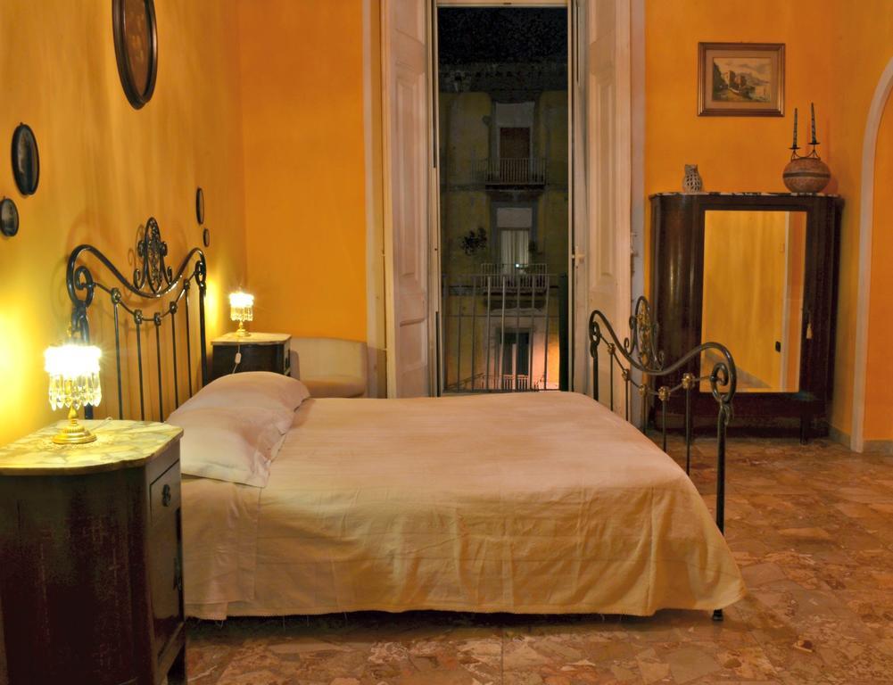A Casa Di Mamma Bed & Breakfast Napoli Oda fotoğraf